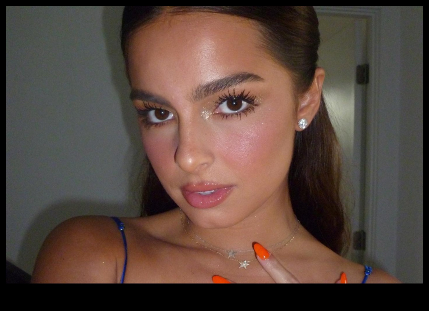 Αποτύπωση φρεσκάδας για την επίτευξη υγιούς λάμψης με φυσικές τεχνικές μακιγιάζ 3 Αποτύπωση φρεσκάδας: Επίτευξη υγιούς λάμψης με φυσικές τεχνικές μακιγιάζ