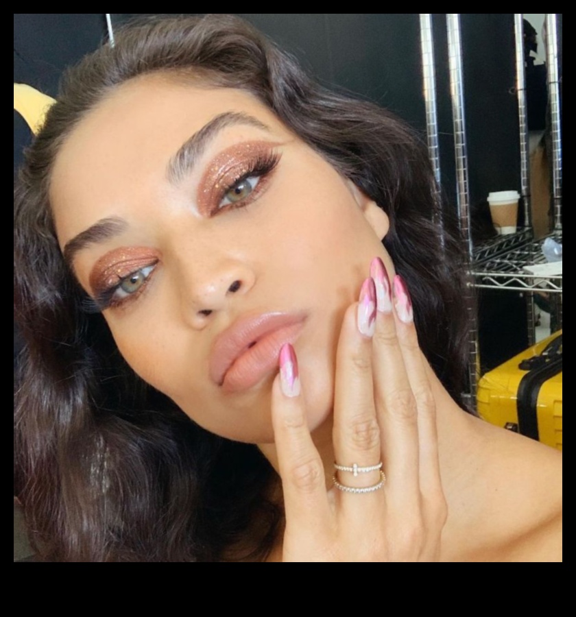 Συνδυασμός σκιών ματιών και highlighter: Βελτιώστε τα χαρακτηριστικά σας με ακρίβεια