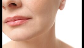 Lip Gloss and Aging: Ενισχύοντας τα ώριμα χείλη για νεανική εμφάνιση