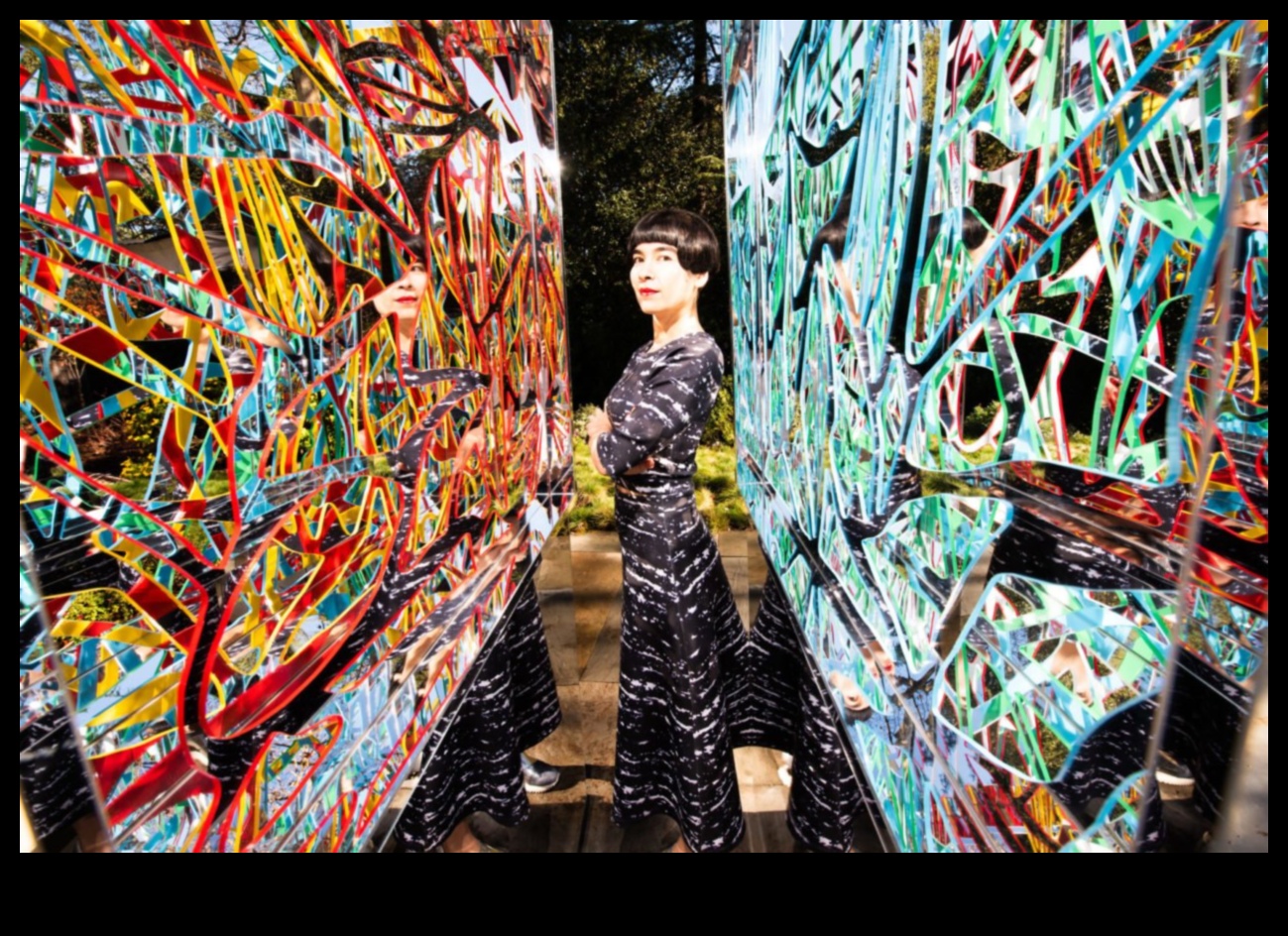 Ο Κοινωνικός Γλύπτης Πώς η ψηφιακή τεχνολογία αναδιαμορφώνει την ανθρώπινη σύνδεση 1 The Social Sculptor: Shaping Relationships in the Canvas of the Digital World